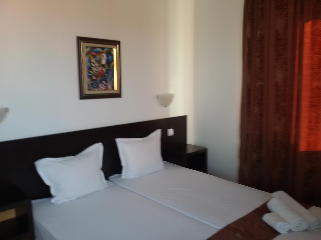 Family Нouse -Нotel Asai Ravda Exterior photo