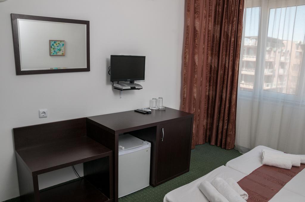 Family Нouse -Нotel Asai Ravda Exterior photo