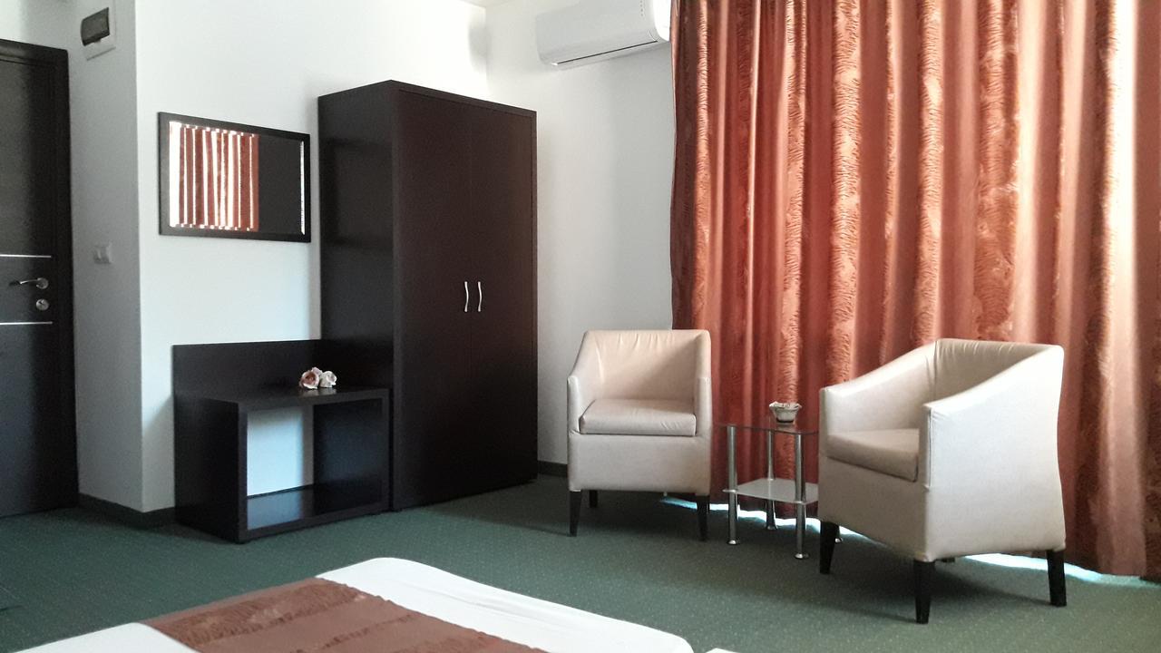 Family Нouse -Нotel Asai Ravda Exterior photo