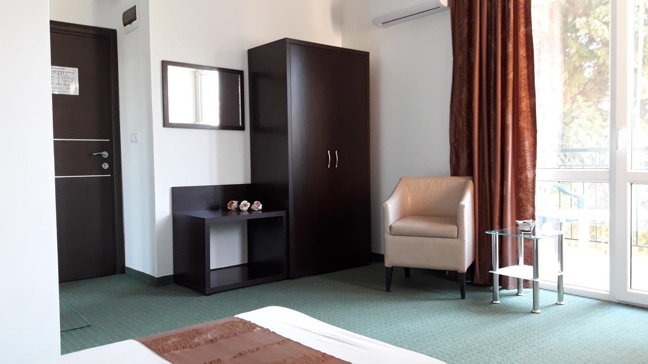 Family Нouse -Нotel Asai Ravda Exterior photo