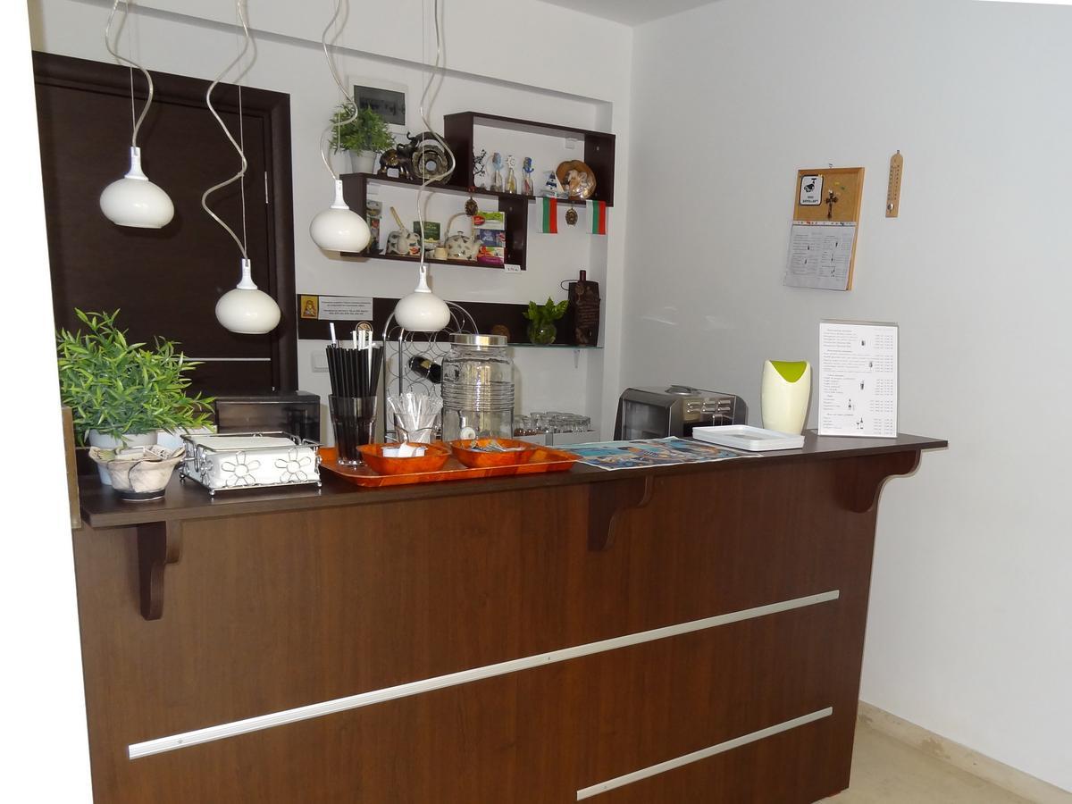 Family Нouse -Нotel Asai Ravda Exterior photo
